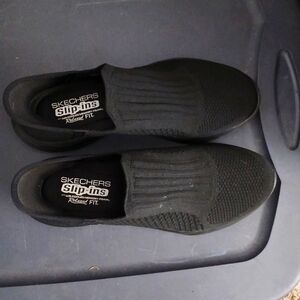 NWOT Skechers Women's Black Slip-On Relaxed Fit Sneakers